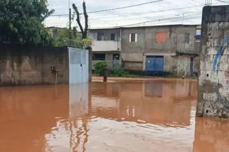 Chuva altera local de votação em Itapevi, no interior de SP