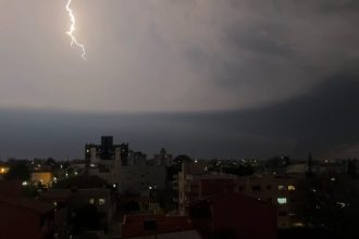 Ciclone deixa Paraná sob alerta de tempestades até o domingo de eleições; veja onde os ventos podem chegar a 100 km/h
