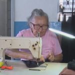 Cidade do interior da PB produz mais de 40 mil peças de roupa por semana e movimenta economia local: ‘Somos profissionais na costura’, diz costureira
