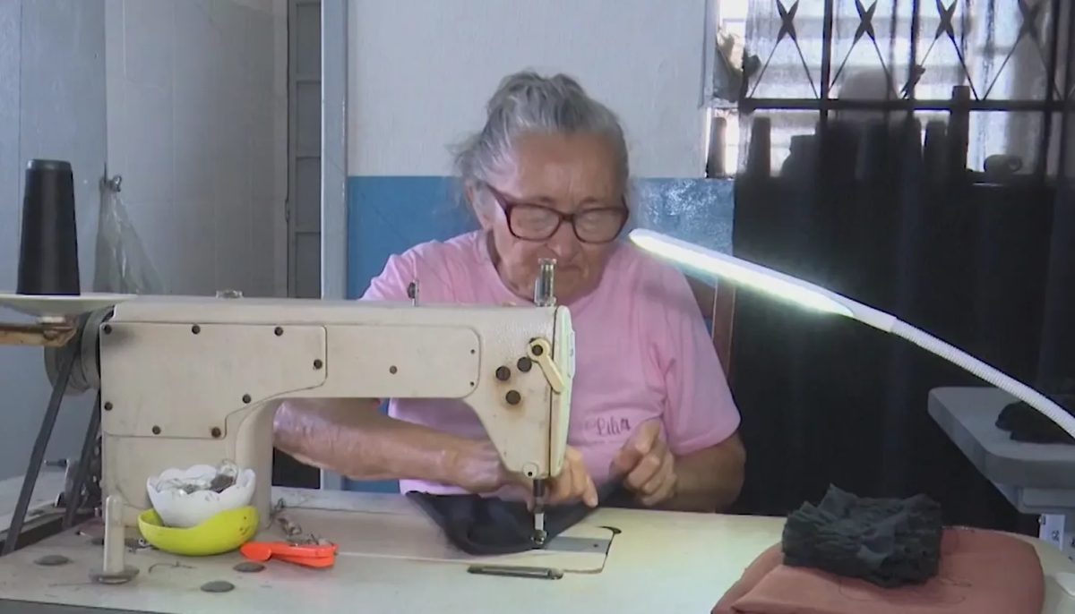 Cidade do interior da PB produz mais de 40 mil peças de roupa por semana e movimenta economia local: ‘Somos profissionais na costura’, diz costureira