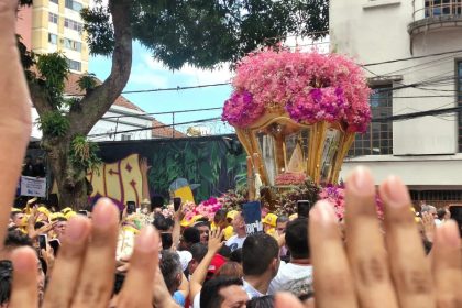 Círio de Nazaré: Imagem de Nossa Senhora de Nazaré chega à Praça Santuário