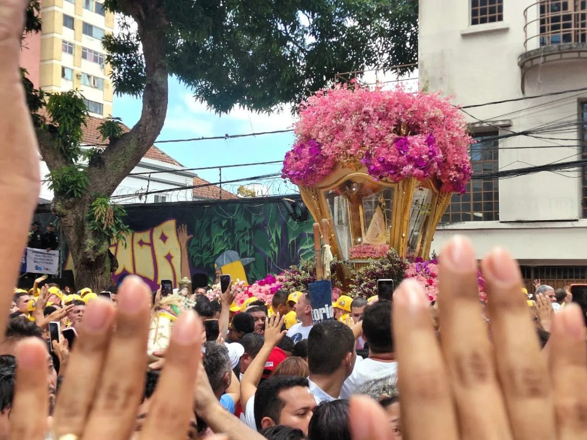 Círio de Nazaré: Imagem de Nossa Senhora de Nazaré chega à Praça Santuário