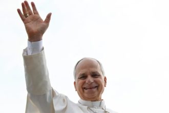 Cirurgia do papa para retirar nódulo é concluída, diz Vaticano