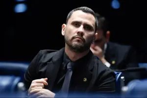 Cleitinho pede força-tarefa por Flávio em Minas Gerais