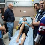 Colonos israelenses ferem jornalista dos EUA em ataque na Cisjordânia; VÍDEO