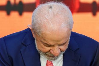Com 81 anos não é possível querer reeleição, disse Lula há 4 anos