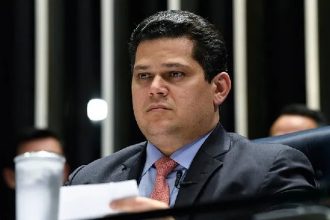 Com Alcolumbre, Moraes está garantido no STF, diz Ives Gandra