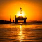 Com escalada no Oriente Médio, petróleo bate US$ 115, maior valor em 5 meses