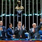 Com presença de Lula, Congresso promulga o fim da escala 6×1