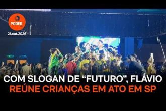 Com slogan de “futuro”, Flávio reúne crianças em ato em SP