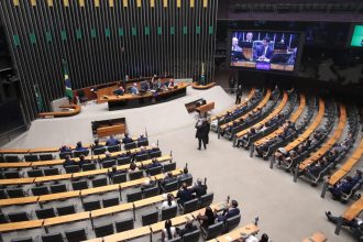 Concurso da Câmara dos Deputados: veja formações exigidas para disputar salários acima de R$ 32 mil
