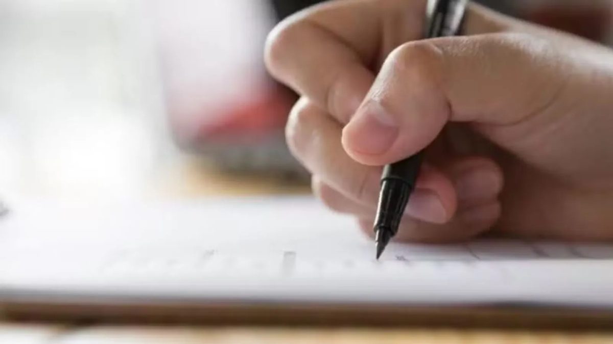 Concursos e seleções em PE têm mais de 3,8 mil vagas e salários de até R$ 13 mil; saiba como se inscrever