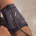Controle da pressão alta poderia evitar mais de 500 mil mortes por doenças cardiovasculares por ano, mostra pesquisa