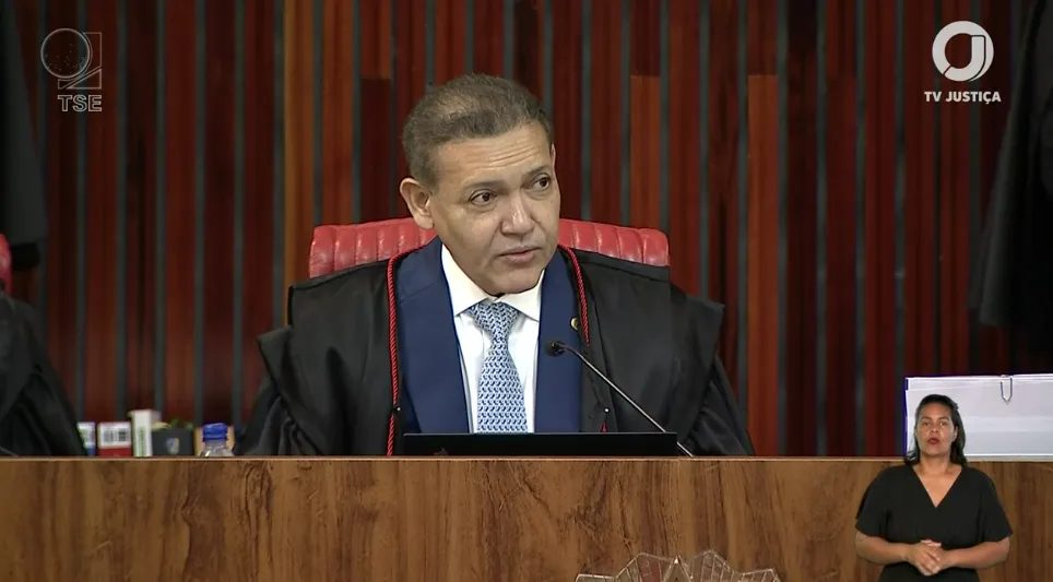 Corregedor do TSE suspende preliminarmente decisão de Nunes Marques e libera canal 'Exército do Lula'; decisão final será do plenário
