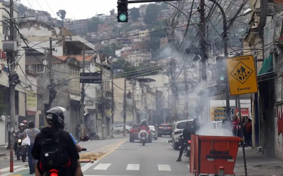 Criança é baleada durante comemoração no Complexo da Penha (RJ)