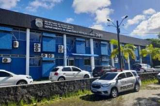 Criminoso joga carro contra ex-esposa e é preso em flagrante por tentativa de feminicídio