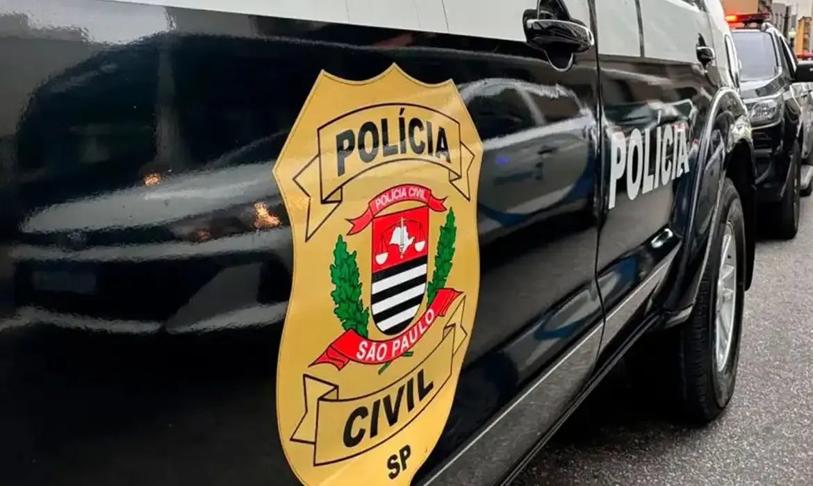 Criminosos furtam R$ 5 milhões em joias após quebrar paredes de loja em SP