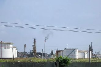 Cuba abre setor petroleiro a investidores estrangeiros e privados