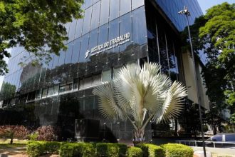 De controle de ponto a excesso de jornada: entenda o que a Justiça considerou no caso do vigilante que recusou chácara de R$ 2,68 milhões como garantia de dívida trabalhista