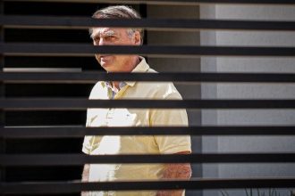 Defesa de Bolsonaro pede autorização a Moraes para ex-presidente receber Marinho
