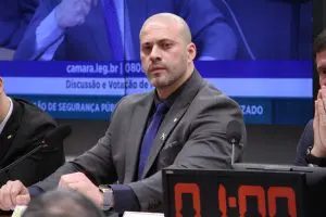 Defesa de Silveira cobra do STF retirada de tornozeleira para tratamento de saúde