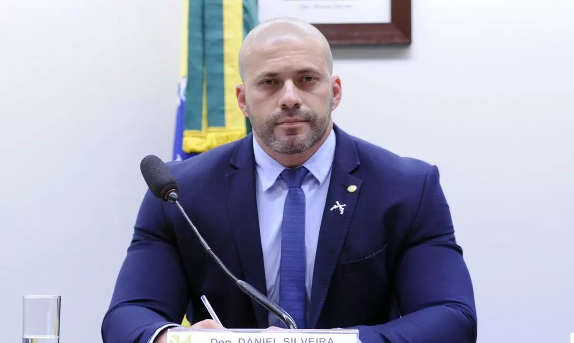 Defesa de Silveira critica demora de 229 dias em revisão criminal no STF