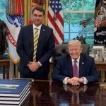 Democratas questionam papel de Trump em fuga de Flávio do Brasil