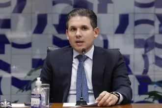 Depois de aprovar pacote pró-Lula, Câmara esvazia agenda na reta final do 2º turno