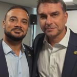 Deputado lança cartilha para rebater fake news sobre Flávio