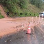 Deslizamento e buraco em rodovias causam interdições e lentidão no interior de SP