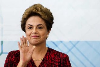 Dilma ganha R$ 17 mil por mês e R$ 6 mi retroativos como anistiada