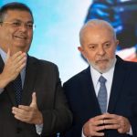 Dino manda PF abrir inquérito sobre suposto financiamento estrangeiro à campanha de Flávio