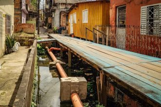 Do acesso à água à recuperação dos igarapés: o passado e o futuro do saneamento em Manaus