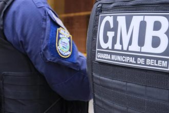 Dois homens são presos suspeitos de jogar lixo irregularmente perto de cemitério em Belém