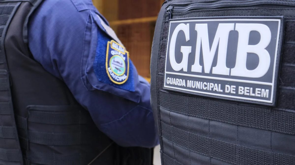 Dois homens são presos suspeitos de jogar lixo irregularmente perto de cemitério em Belém