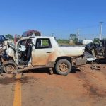 Dois trabalhadores morrem em batida entre caminhonetes na BR-262 em MS