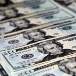 Dólar abre em alta, com foco em inflação americana e pesquisas eleitorais