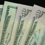Dólar dispara 12,52% e vai a R$ 5,60 após reeleição de Lula