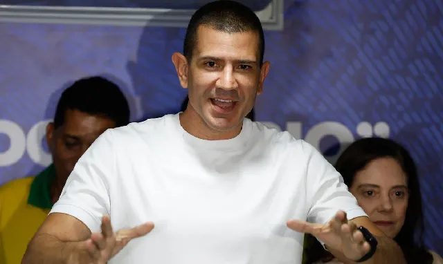 Douglas Ruas oficializa equipe de transição para o próximo governo do Rio