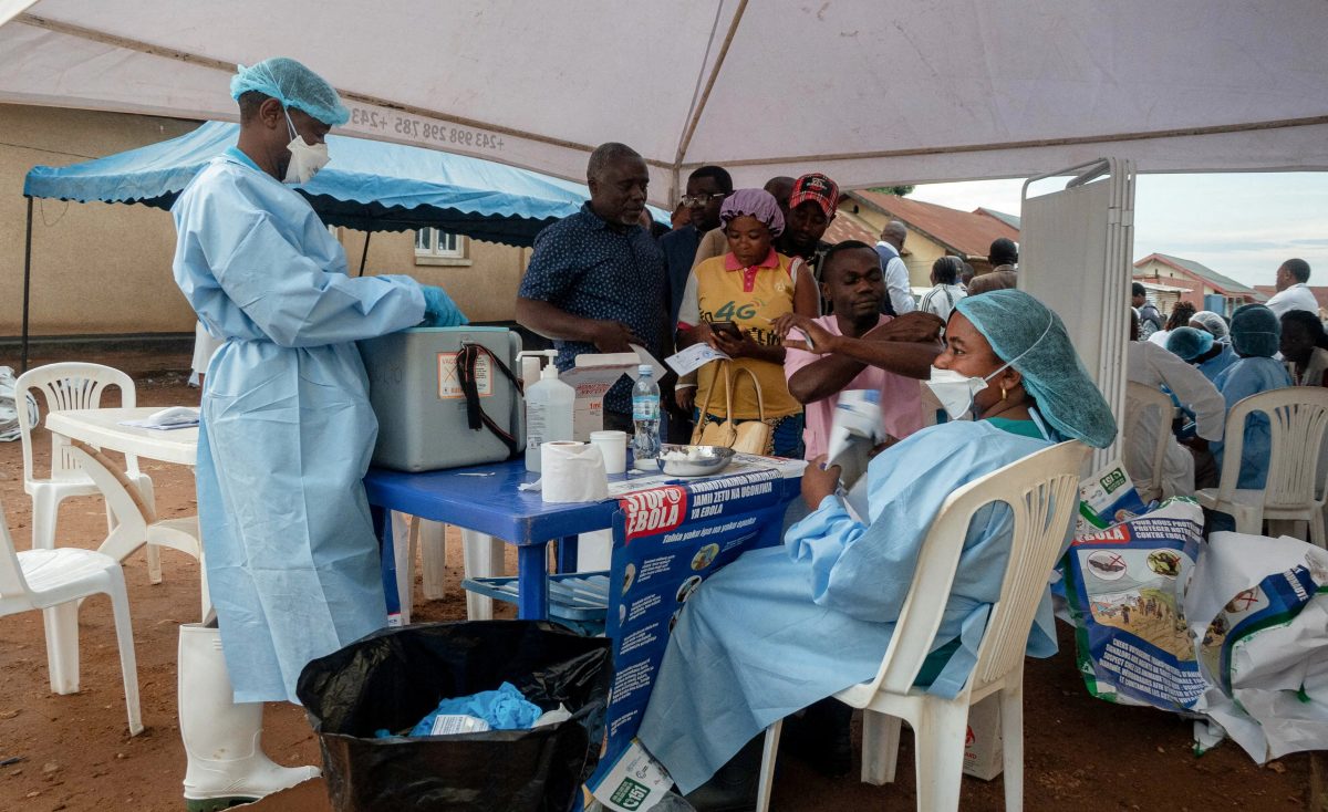 Ebola: enfermeiro é morto no Congo e profissionais de saúde se refugiam sob proteção policial