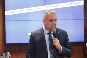 EC Bahia publica mensagem pró-Lula com acusação arquivada contra vice de Flávio