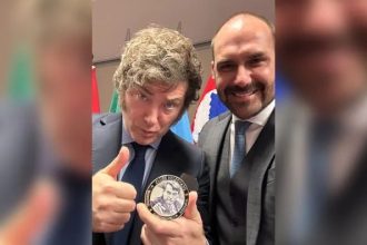 Eduardo Bolsonaro e Milei podem se encontrar em evento nos EUA