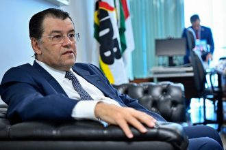 Eduardo Braga será relator de projeto sobre alíquota de novo imposto em comissão do Senado