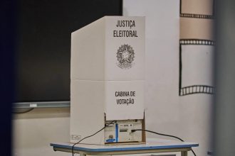 Eleições 2026: entenda quem precisa assinar o caderno de votação