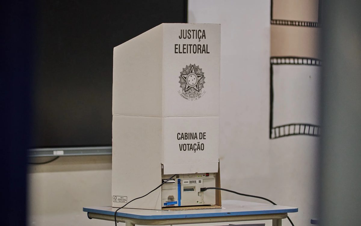 Eleições 2026: entenda quem precisa assinar o caderno de votação