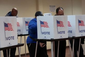 Eleições nos EUA registram recorde de quase 48 milhões de votos antecipados