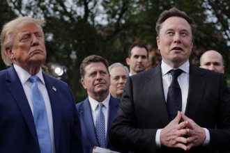 Elon Musk anuncia plano de dar ações da SpaceX para crianças nos EUA em 2027