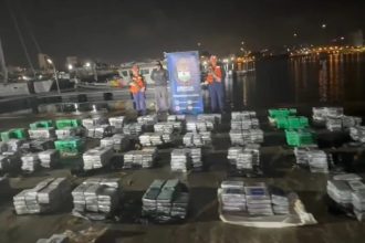 Em ação com os EUA, Marinha da Colômbia apreende 2 toneladas de cocaína no Caribe