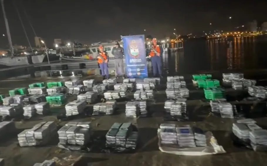 Em ação com os EUA, Marinha da Colômbia apreende 2 toneladas de cocaína no Caribe