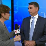 Em entrevista após debate, Flávio Bolsonaro diz que vai zerar o desmatamento ilegal e quer órgãos ambientais sem 'travas ideológicas'